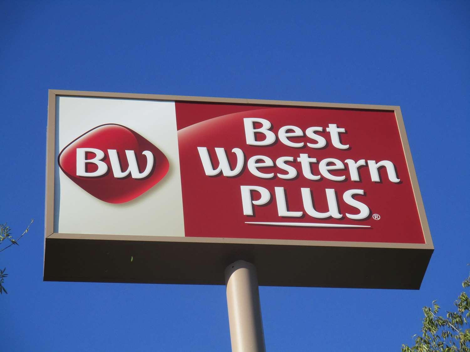 Best Western Plus Roland Inn & Suites San Antonio Exterior photo