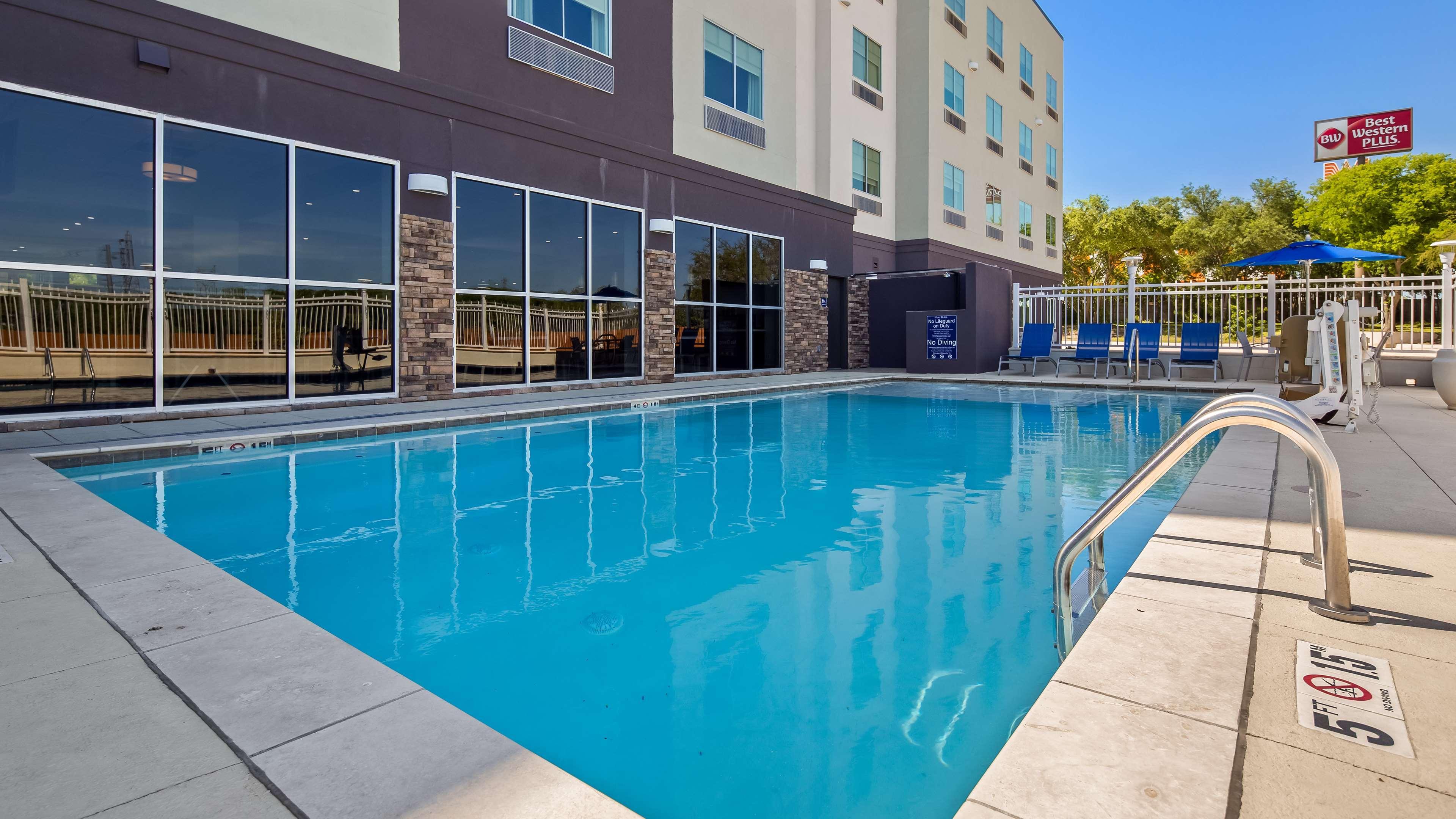 Best Western Plus Roland Inn & Suites San Antonio Exterior photo